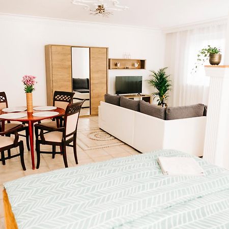Castle Village Apartment Krasnohorske Podhradie Ngoại thất bức ảnh