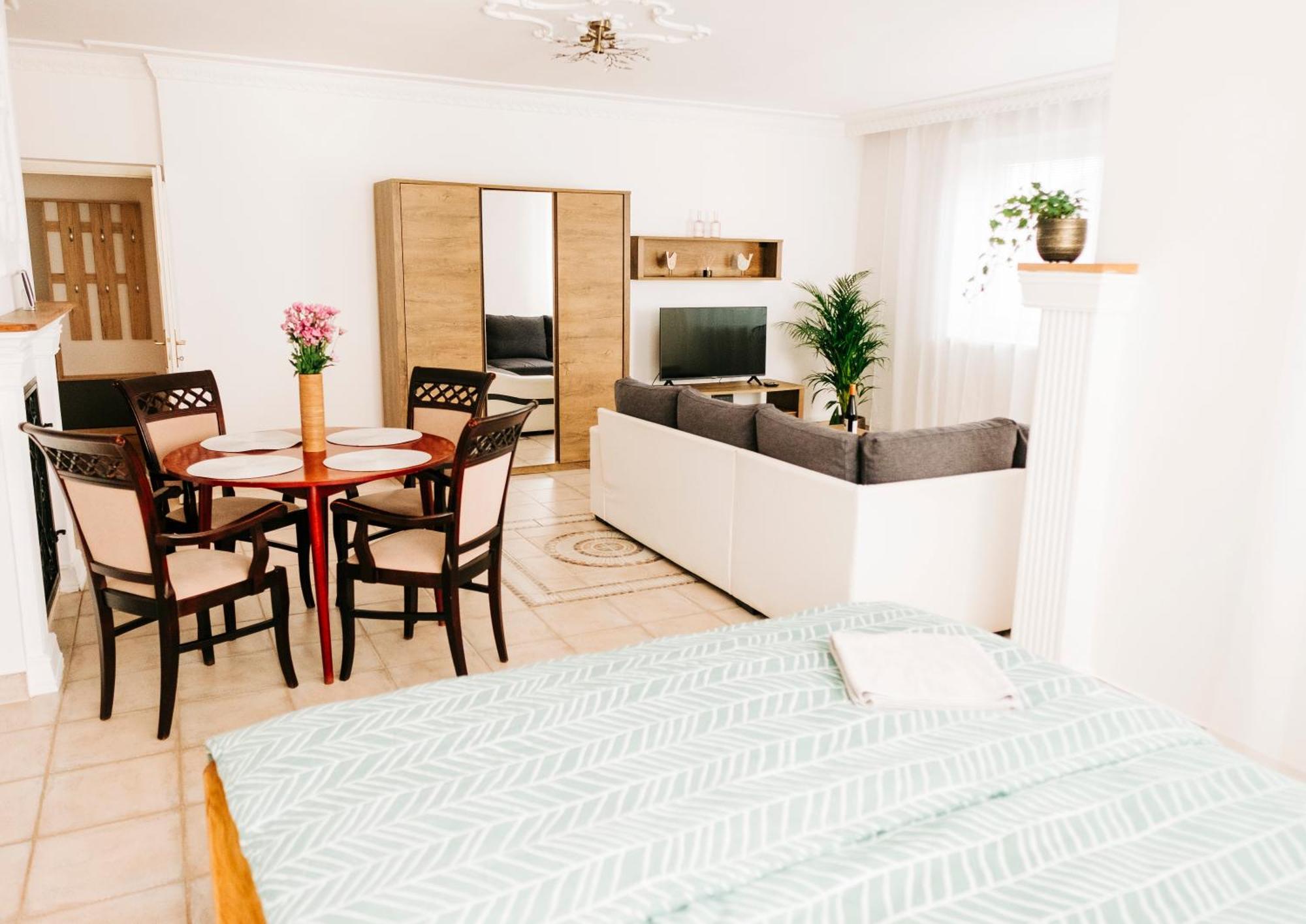 Castle Village Apartment Krasnohorske Podhradie Ngoại thất bức ảnh